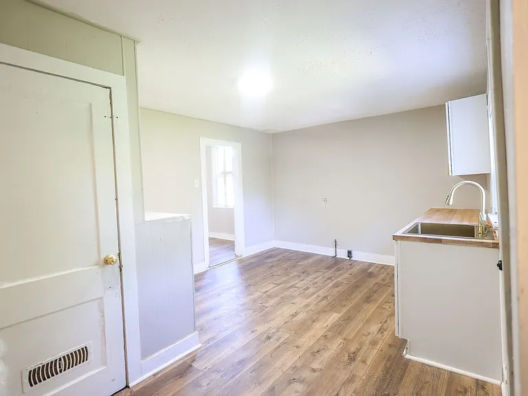 7612 Colgate Ave — Photo 6