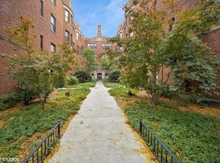 1429 W Elmdale Ave APT 3B, Chicago, IL 60660