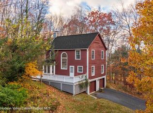 216 Starbarrack Rd, Red Hook, NY 12571