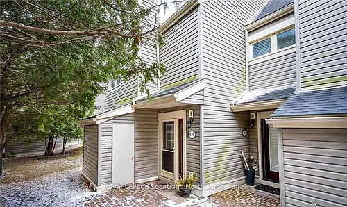 470 Oxbow Cres #10 Photo 1