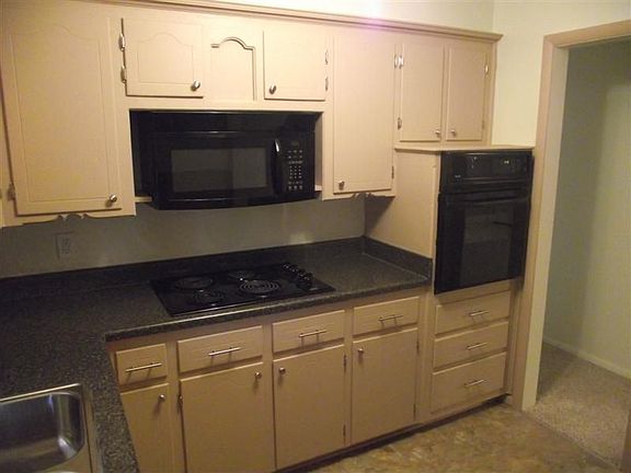 4th image of 4752 Elmview Dr