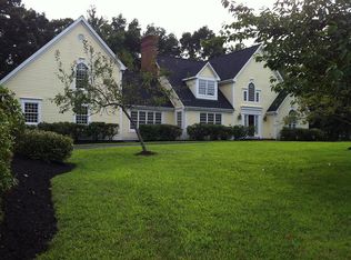 11 Raven Crest Dr, Bethel, CT 06801