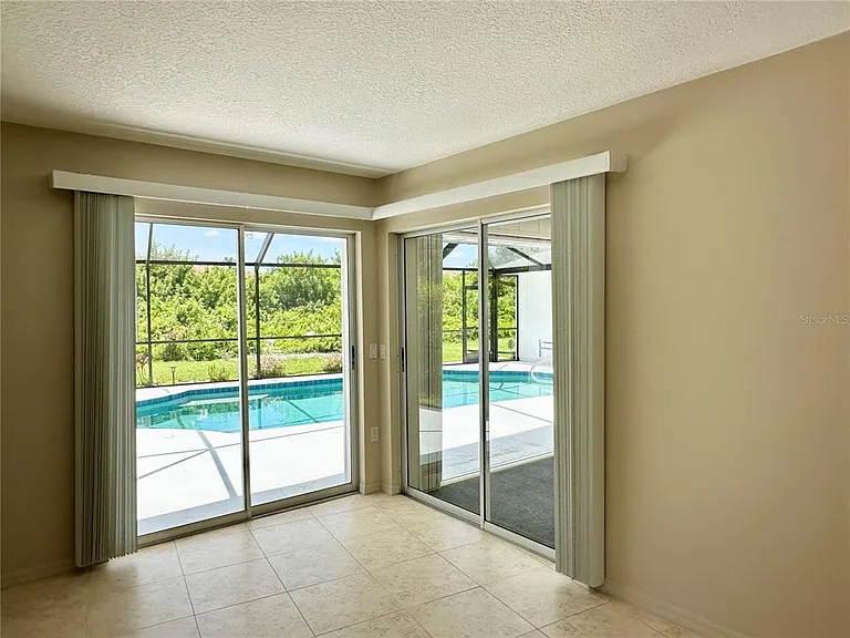5024 Southern Pine Cir — Photo 35