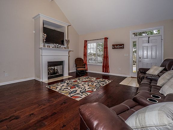 3rd image of 225 Sudlow Hills Ct