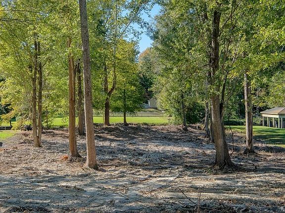 4th image of 1012 Sound Shore Dr