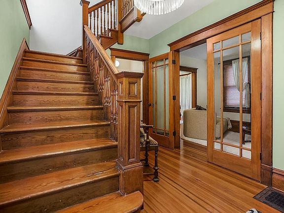 5th image of 3633 Genessee St