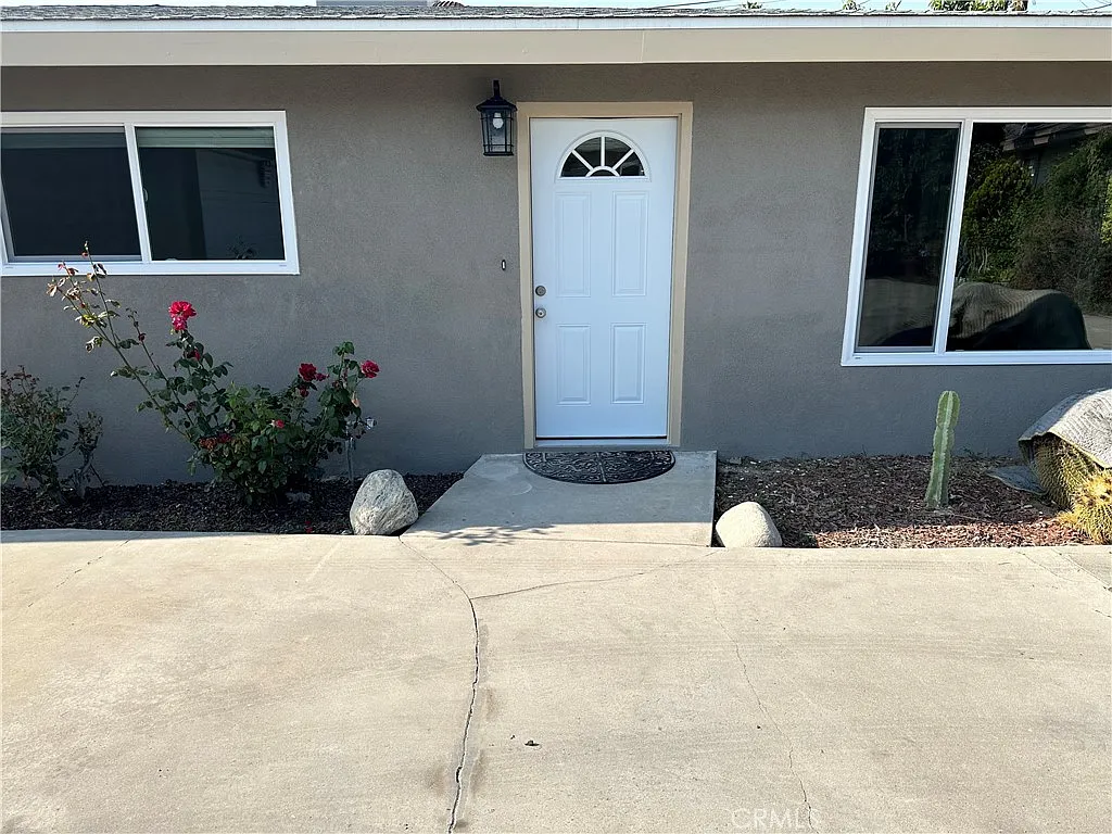 2 bed, 800 sqft, $2,600 — Photo 2