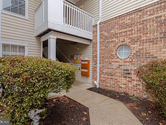 5th image of 302 Canterbury Rd