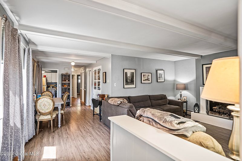 5th image of 781 4th Avenue