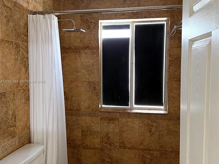 17501 SW 142nd Ct — Photo 7