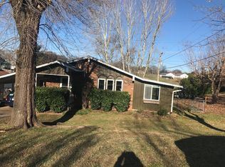 704 Providence Rd, Maryville, TN 37804