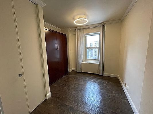 5th image of 159 W 53rd St APT 22H