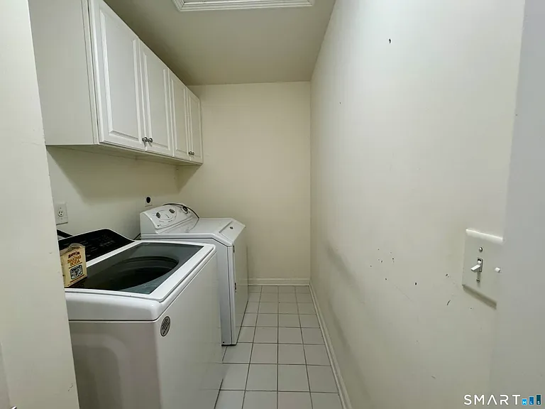 50 Lawrence Ave #50 — Photo 14