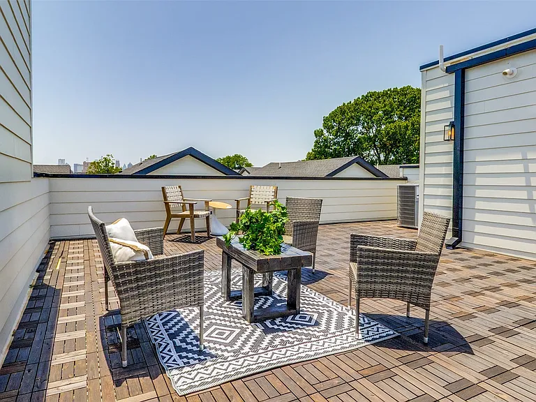 5633 Live Oak St #104 — Photo 24