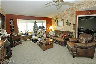 3rd image of 156 Bridgewood Dr