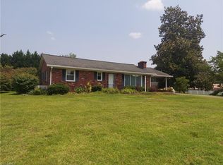 7 Paddington Dr, Lexington, NC 27295