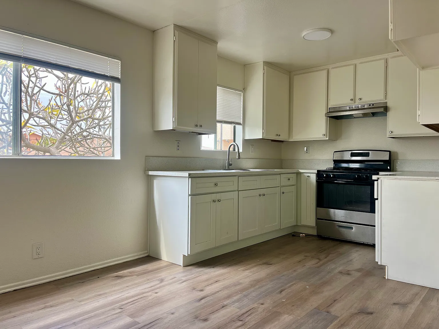 2 bed, $2,300 — Photo 1