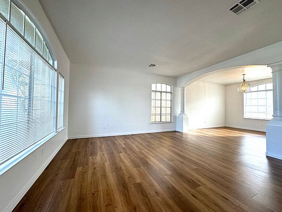 5th image of 7913 Waterfalls Ave