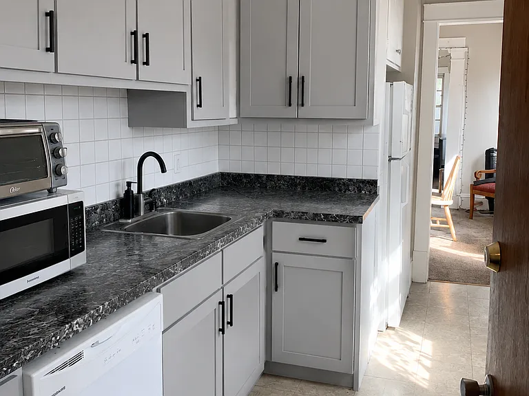 816 University Ave SE #2 — Photo 3