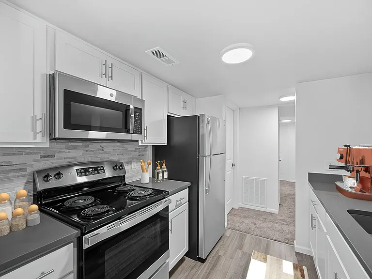 Ivy Hills Living Spaces — Photo 2