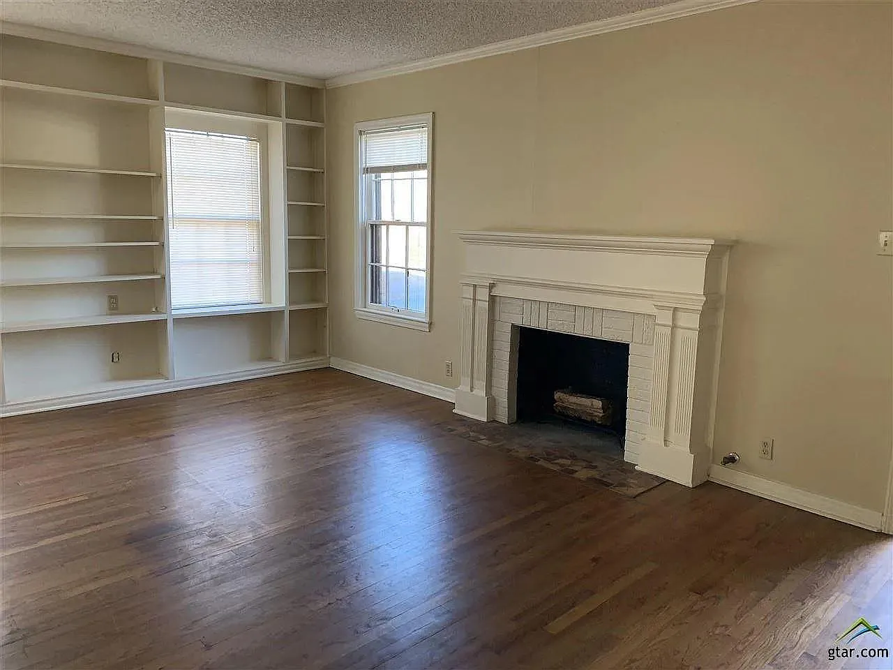 3 bed, 2.0 bath, 1734 sqft, $2,000 — Photo 4