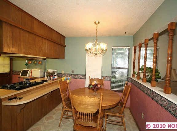 3rd image of 1134 E Jackson Ave