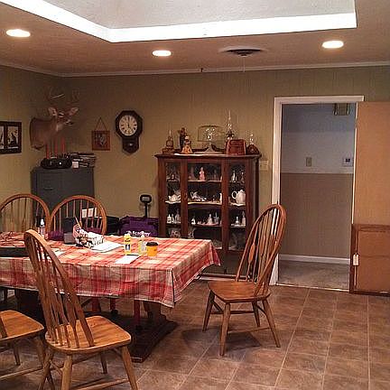 Open dinning with sky light