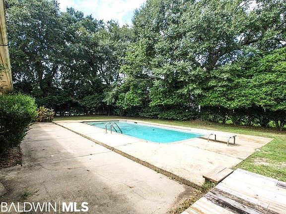 3rd image of 4362 Birchwood Dr E