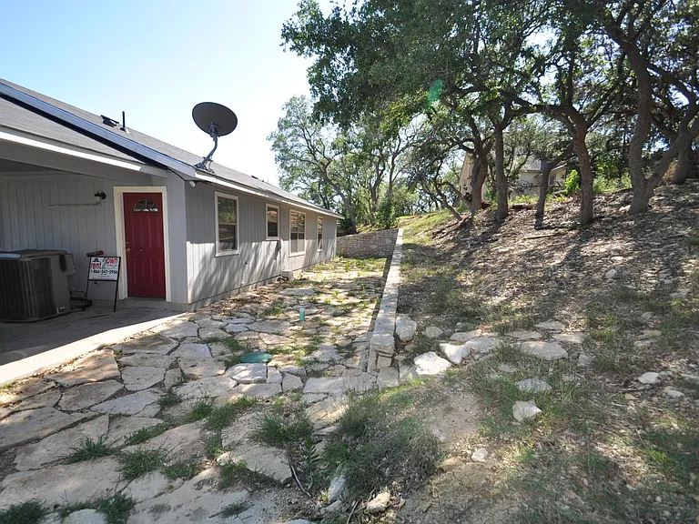 1702 Anaconda Trl — Photo 13
