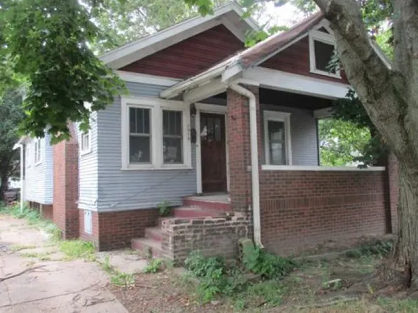 1016 W Armstrong Ave, Peoria, IL 61606