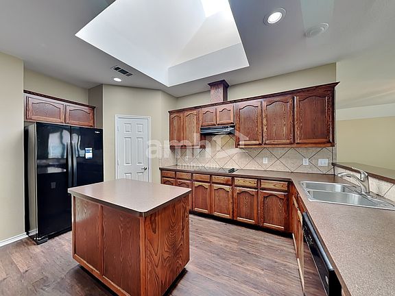 4th image of 8000 Bonito Dr
