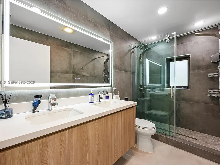 1141 Hollywood Blvd — Photo 25
