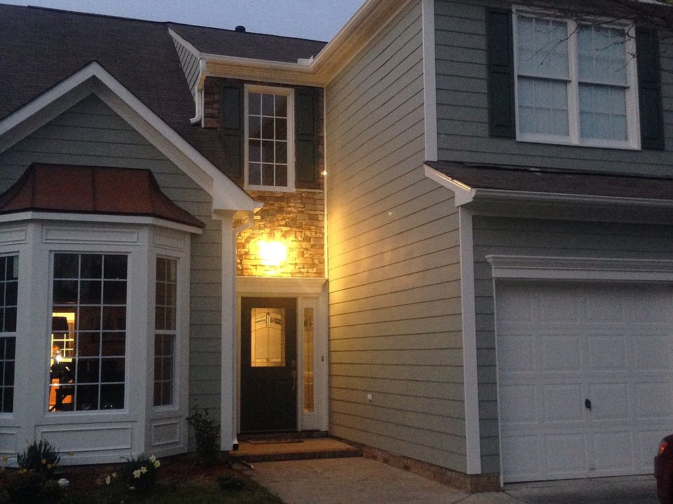 2nd image of 207 Newberry Ln