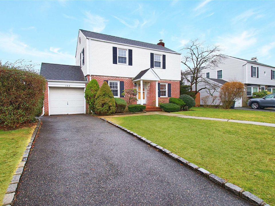 134 Pine St Garden City NY Zillow