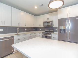 3324 N Clark St REAR CH, Chicago, IL 60657