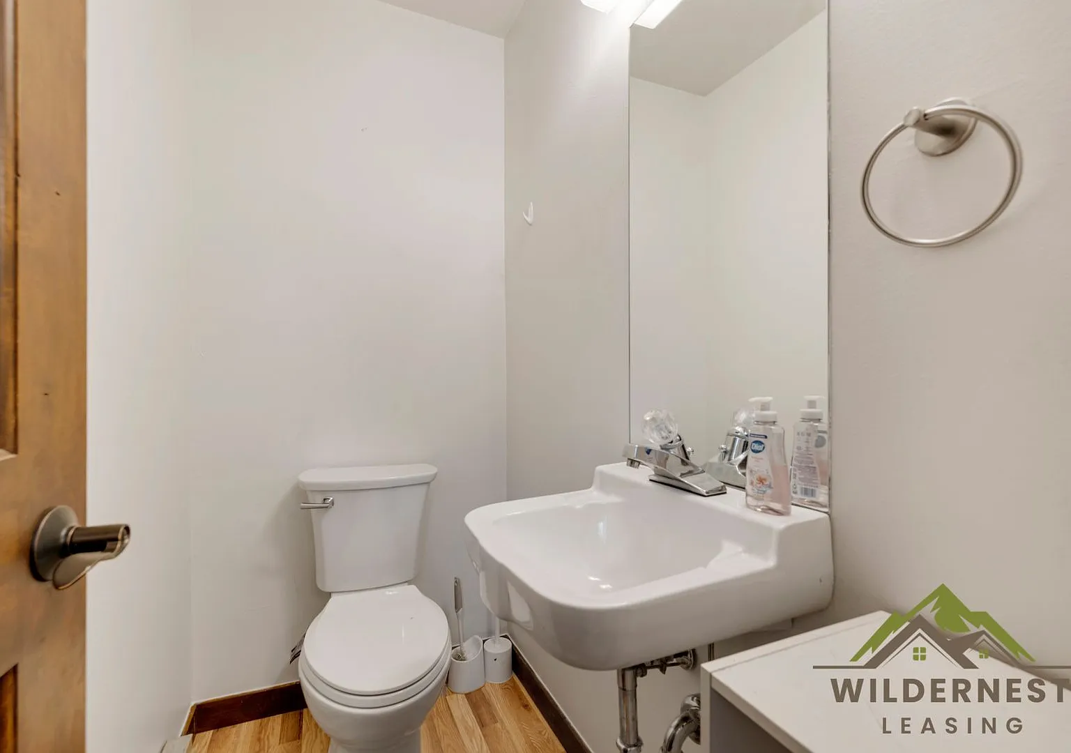 Woodworks Townhome- 3 Bedroom/3 Bath Unit w/Updated kitchen on the Bus Route — Photo 2