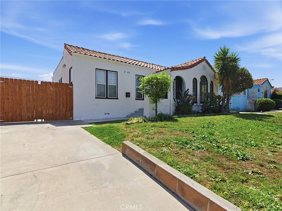1st image of 2042 W 75th St