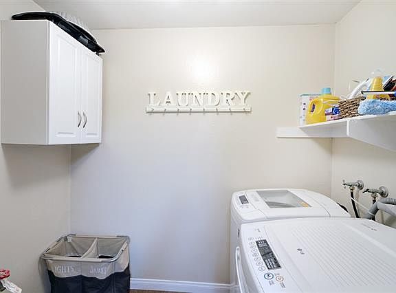 2nd image of 552 Canyon Dr Unit 32