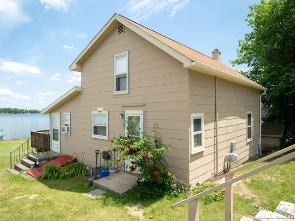 2802 Cottage Dr, Orleans, MI 48865