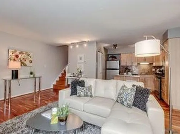 1136 N Randolph St, Arlington, VA 22201