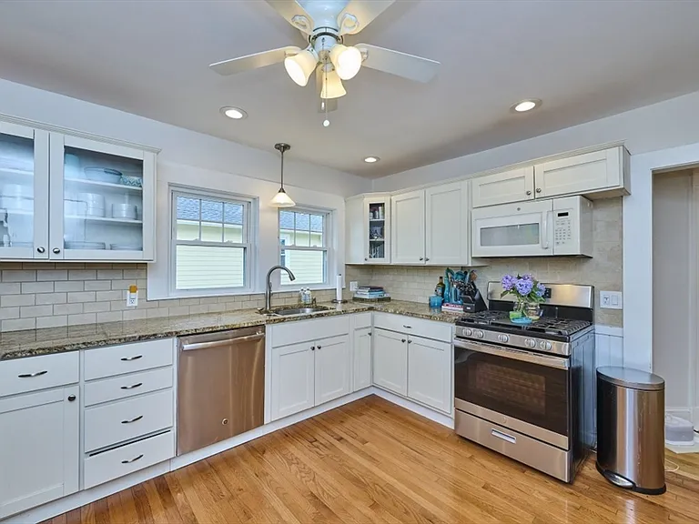 41 Lynde Ave — Photo 6