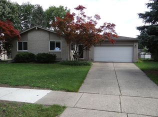 38953 Ross St, Livonia, MI 48154