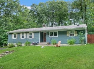 34 Old Farmers Rd, Long Valley, NJ 07853