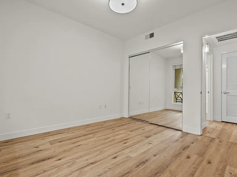 21301 Erwin St #206 — Photo 23