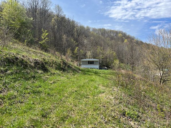 144 Claudes Hill Dr, Swords Creek, VA 24649