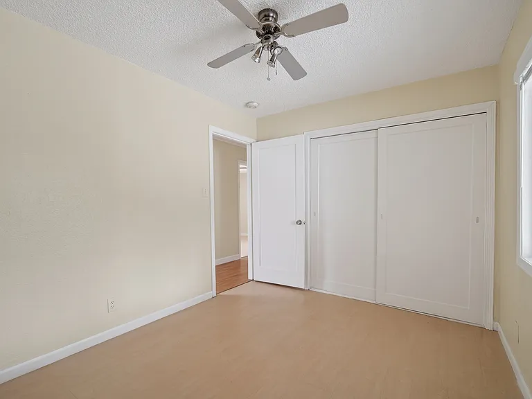 259 Gloria Dr — Photo 9