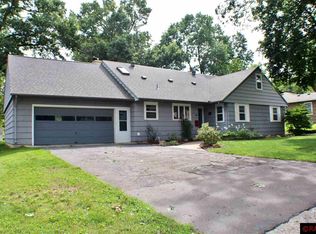 114 Timber Ln, Mankato, MN 56001