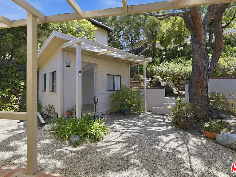 738 Hanley Ave — Photo 46