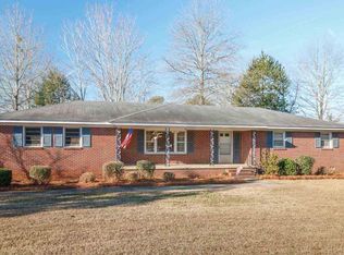 100 Hillcrest Dr, Clinton, SC 29325