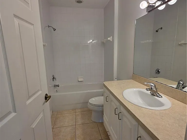 2261 Somerset Ridge Dr #204 — Photo 12